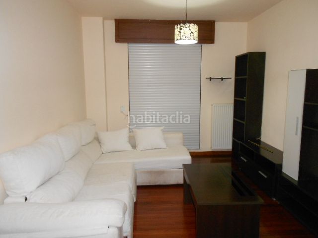 Foto 1828f05a-bc18-4396-be28-be3cd340eafc. Lloguer pis amb calefacció aparcament a O Milladoiro Ames