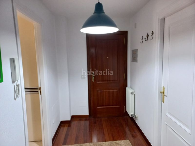 Foto 33a1db91-3ccb-4eb0-a615-bce7eb847e49. Pis amb calefacció aparcament a Conxo Santiago de Compostela