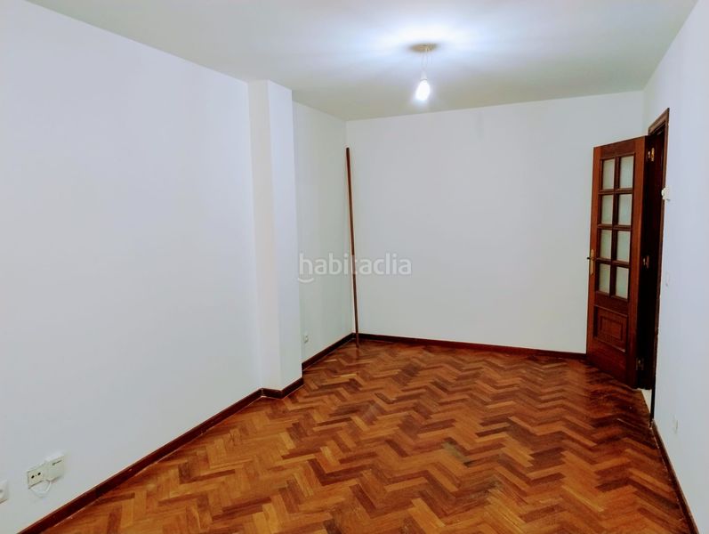 Foto 031b17b0-9673-45e6-abdc-9ec431c64ed7. Appartamento con riscaldamento parcheggio in O Milladoiro Ames