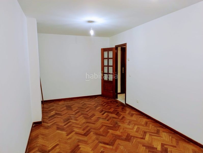 Foto 095bcfe4-8a88-4d91-bb0b-80cee8bc55ca. Appartamento con riscaldamento parcheggio in O Milladoiro Ames