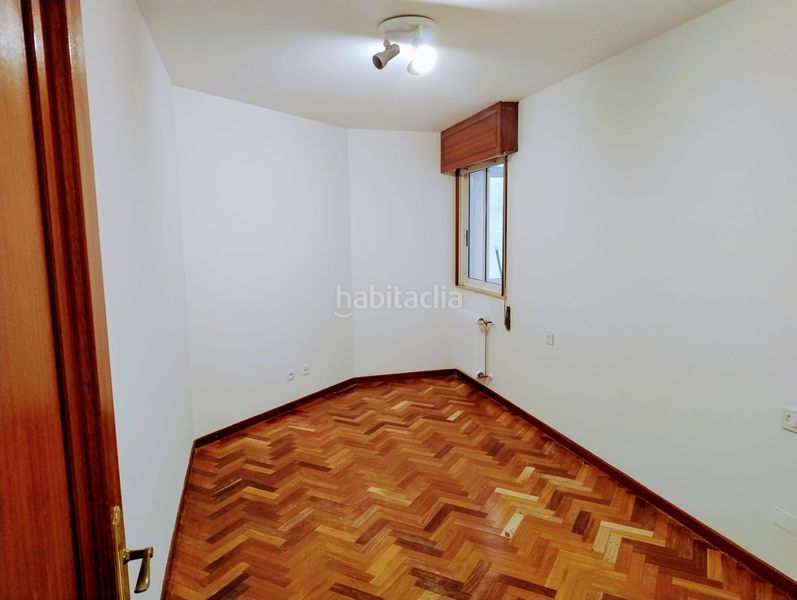 Foto bb69c195-7c58-4778-bf47-7348cdbd4510. Appartamento con riscaldamento parcheggio in O Milladoiro Ames