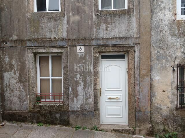Foto a8b83d95-b21f-4beb-ad36-00ddba70b6a9. Casa adossada a Ensanche - Sar Santiago de Compostela