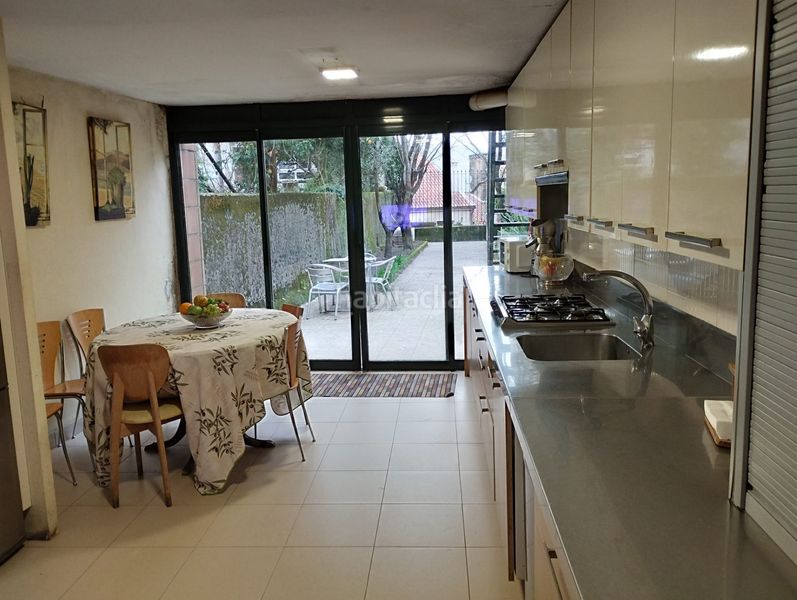 Foto bc8ff760-f181-4e92-a2bd-b2ce5b9100a6. Casa adossada amb calefacció a Campus Norte - San Caetano Santiago de Compostela