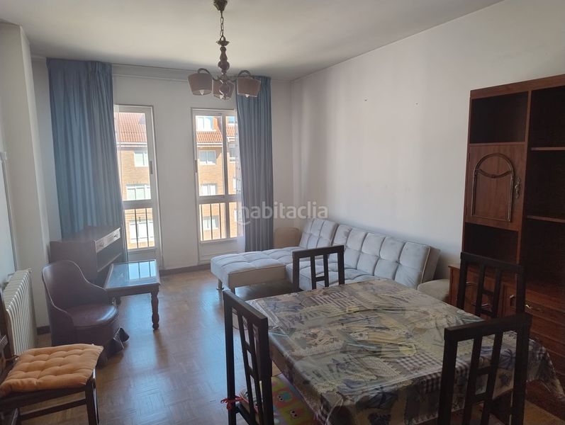 Foto 2ce3caa2-9856-47ac-8446-70010ee35558. Alquiler piso en O Milladoiro Ames