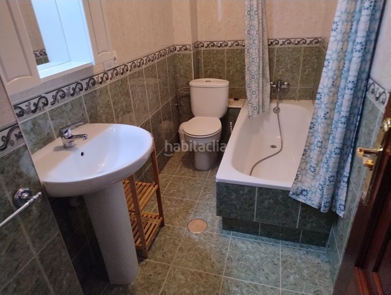 Foto ba2baf05-7290-4800-901b-edea0ff0d64e. Rent flat with heating in Val do Dubra