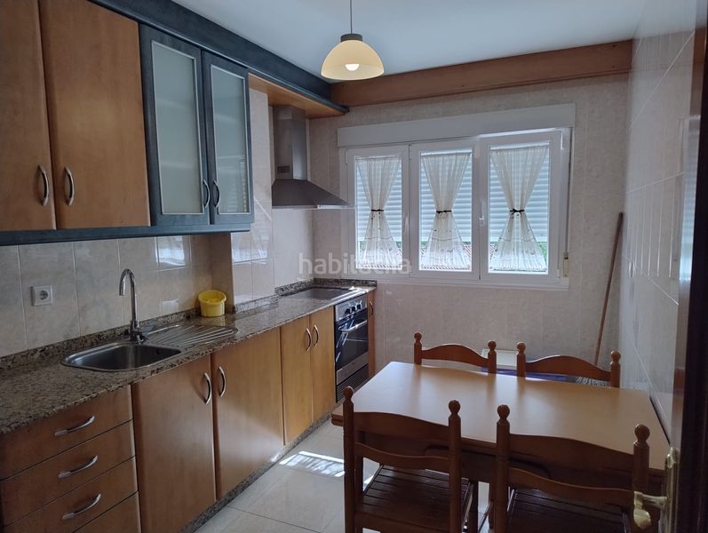 Foto ee78f472-c67f-4232-98f2-cc548c0ff94a. Rent flat with heating in Val do Dubra