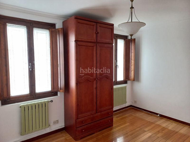 Foto cadba9ba-e69a-4994-9679-ae9f1236c0db. Casa a schiera con riscaldamento parcheggio in Campus Norte - San Caetano Santiago de Compostela