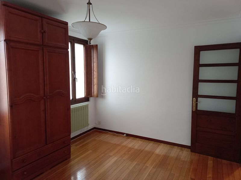 Foto d576d34c-c0b4-4f44-9bd4-51060d7746f0. Casa a schiera con riscaldamento parcheggio in Campus Norte - San Caetano Santiago de Compostela