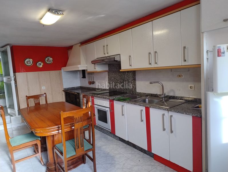 Foto f3927852-d033-4b55-b363-d84ed1f49eeb. Casa adossada amb calefacció aparcament a Teo