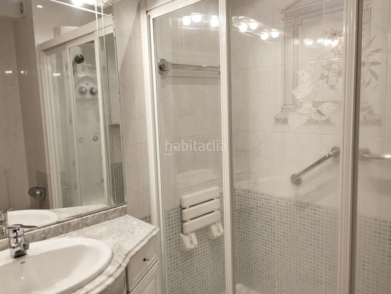 Foto 414a58d9-ae17-4597-92e3-34272b4bba1e. Rent flat with heating in Ensanche - Sar Santiago de Compostela