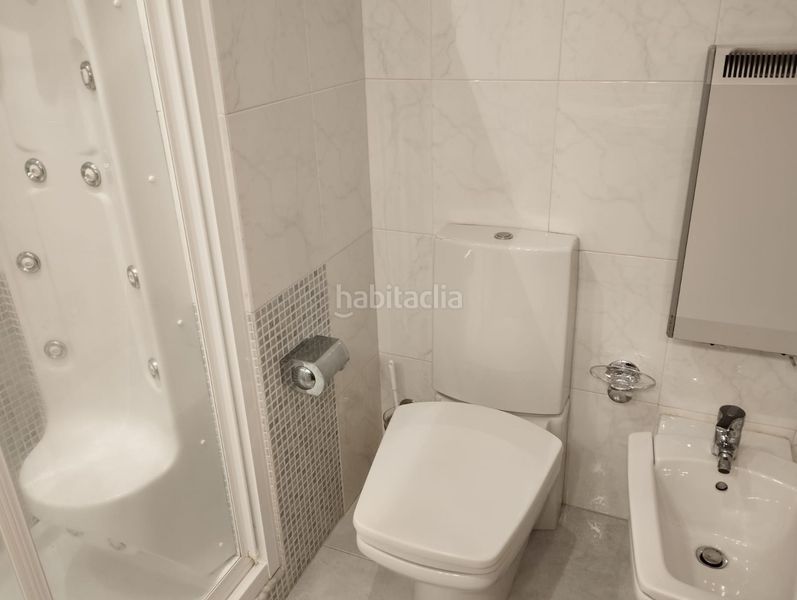 Foto 922f21ed-b2cd-4468-aa26-1fbc216052e9. Rent flat with heating in Ensanche - Sar Santiago de Compostela