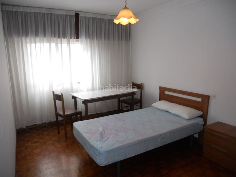 Foto 19965c6e-eb43-43cd-87c9-8b669327946c. Rent flat with heating in Conxo Santiago de Compostela