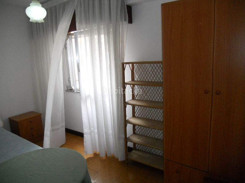 Foto 28ac8e21-288e-41c6-98da-b6b759a8a937. Rent flat with heating in Conxo Santiago de Compostela