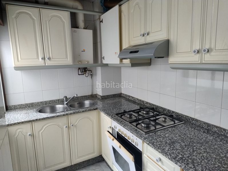 Foto eede6b65-84e0-46c4-ab22-e8df75a0aa39. Rent flat with heating parking in Campus Sur - Santa Marta Santiago de Compostela