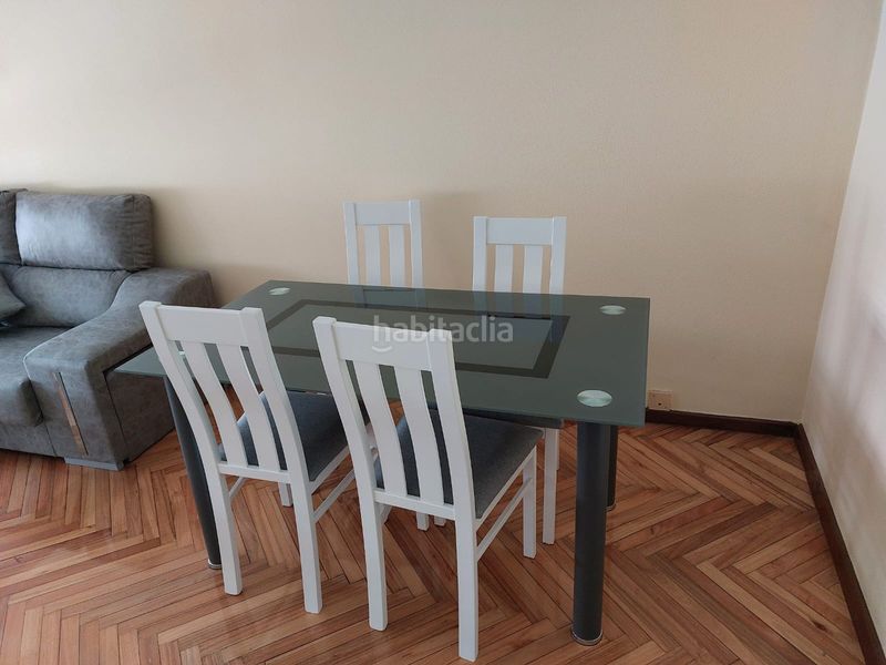 Foto 05cb4a48-f2d7-44e3-ad4f-0da35f475cae. Rent flat with heating in Ensanche - Sar Santiago de Compostela