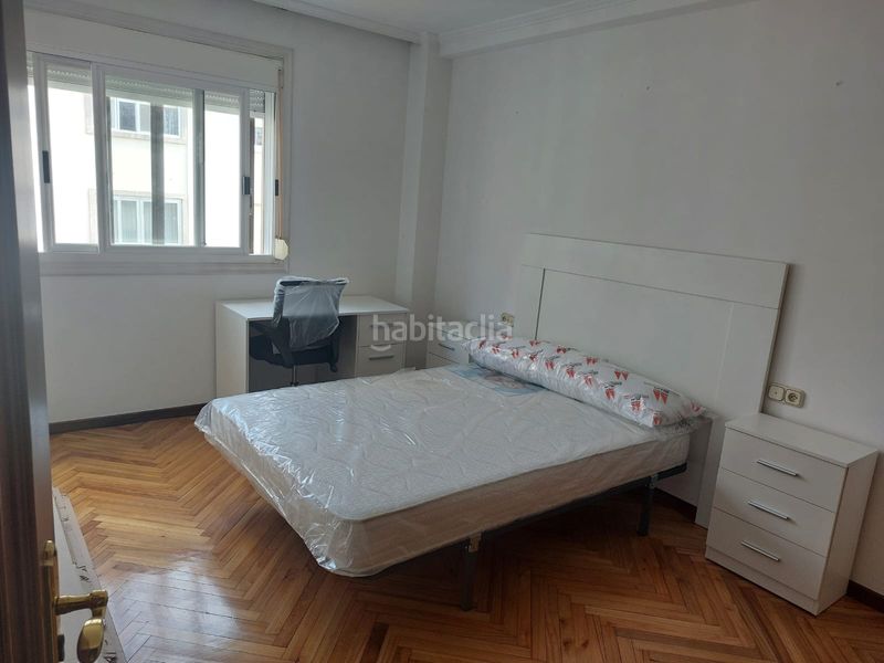 Foto 2b06b236-d3cc-4a00-86af-bb4dcce2d0a8. Rent flat with heating in Ensanche - Sar Santiago de Compostela