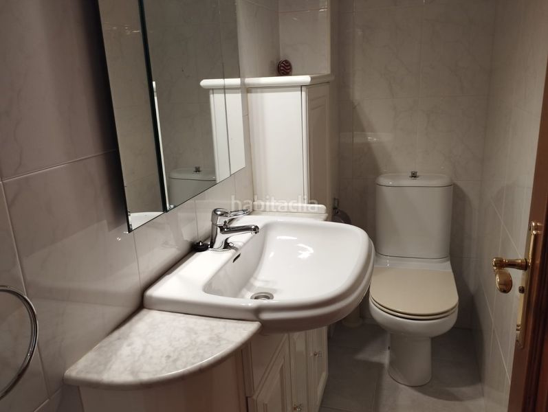 Foto 5ecc66db-8c8a-4eb7-88a3-f90e0c0f4cb8. Rent flat with heating in Ensanche - Sar Santiago de Compostela