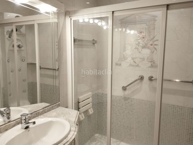 Foto 7c2837ec-5e31-4ce2-9261-aa1cb00831e3. Rent flat with heating in Ensanche - Sar Santiago de Compostela