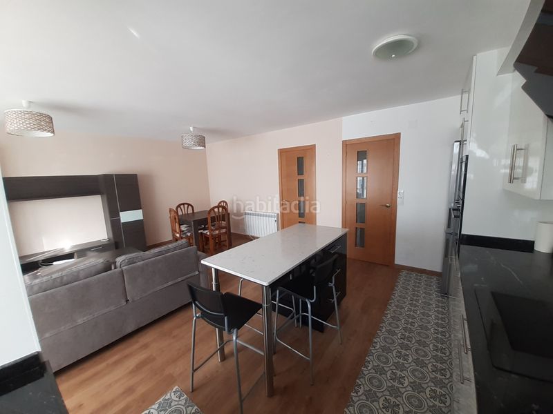 Foto f1bc9d8e-6e0e-484f-b23d-fffc6f0356de. Rent flat with heating in Campus Norte - San Caetano Santiago de Compostela