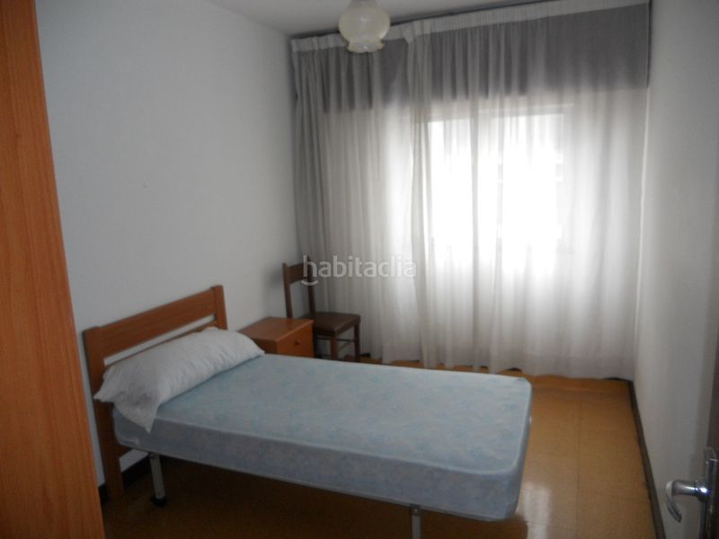 Foto fd0ee6cf-0a6d-47ca-b51b-a6846ee5be91. Rent flat with heating in Conxo Santiago de Compostela