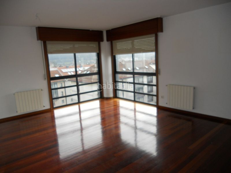 Foto 19ef1c32-e495-4325-8f33-3d5f5e5fd675. Rent flat with heating parking in Concheiros - Fontiñas Santiago de Compostela