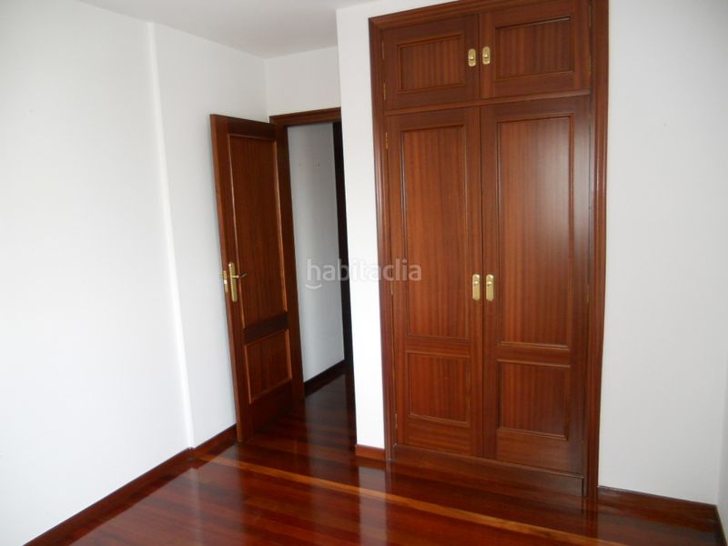 Foto 28fa3e63-490f-4b42-90d0-7d5826ab2dca. Rent flat with heating parking in Concheiros - Fontiñas Santiago de Compostela