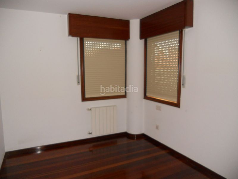 Foto 2d4bf829-83fb-4f2e-bcdd-cf6a1c9d7678. Rent flat with heating parking in Concheiros - Fontiñas Santiago de Compostela