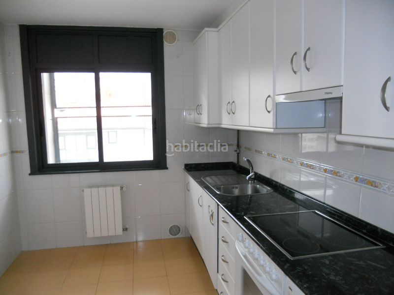 Foto 2e7daa43-cd95-40f1-9e11-6239ccbd6771. Rent flat with heating parking in Concheiros - Fontiñas Santiago de Compostela