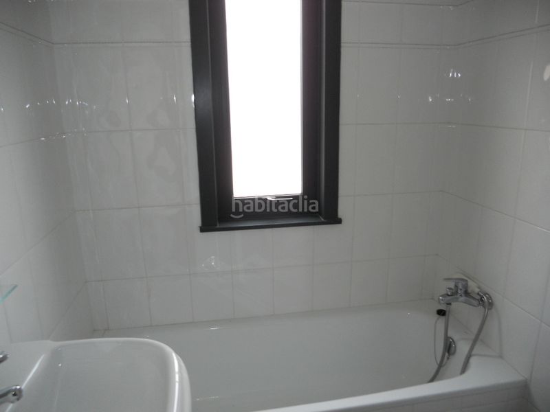 Foto 784f2d51-898f-4e4e-b5be-c2ecd7a18404. Rent flat with heating parking in Concheiros - Fontiñas Santiago de Compostela