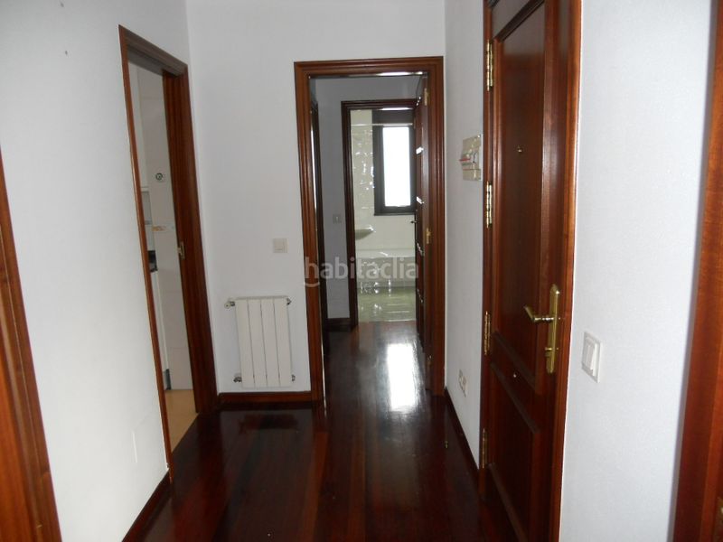 Foto 8a6d91cc-29fa-440c-8f8c-8f1ba56e5b76. Rent flat with heating parking in Concheiros - Fontiñas Santiago de Compostela