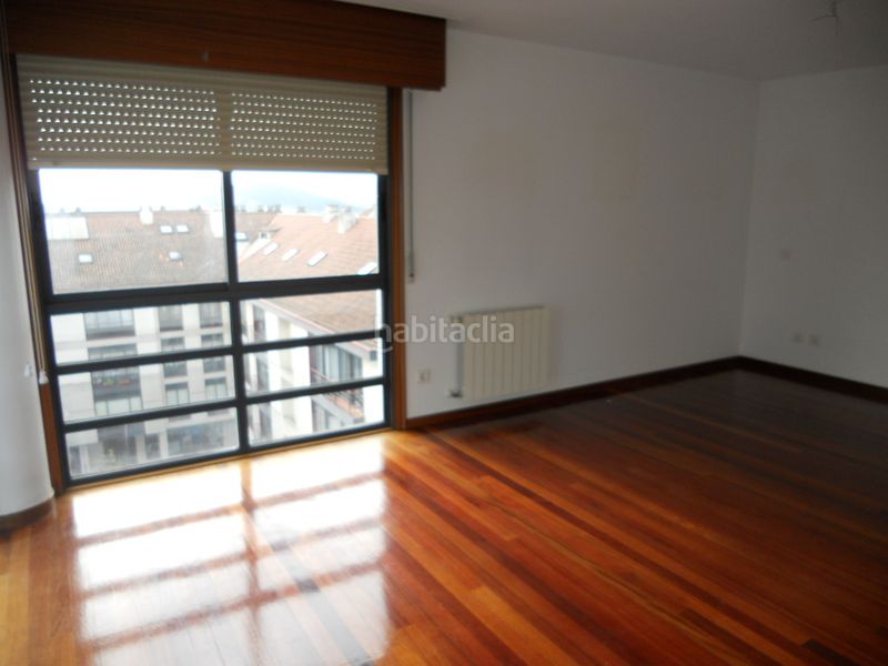 Foto a8fe2bc5-c6f5-4009-8bf0-f9bc49f4a140. Rent flat with heating parking in Concheiros - Fontiñas Santiago de Compostela