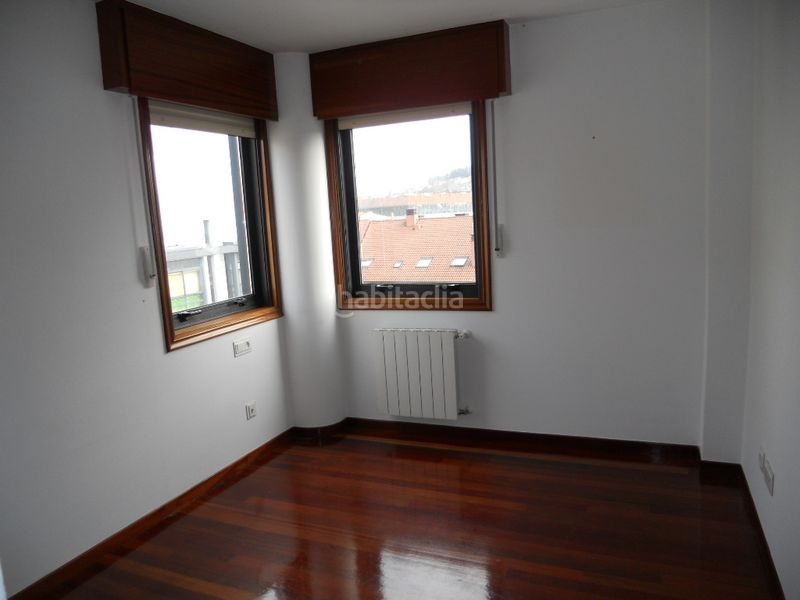 Foto b1371fcc-2994-4933-a3ca-af65aea28b89. Rent flat with heating parking in Concheiros - Fontiñas Santiago de Compostela