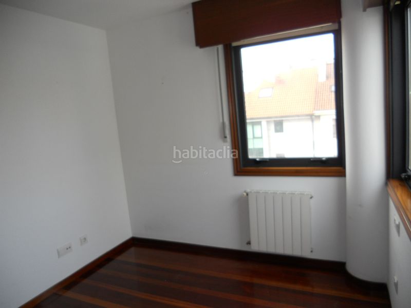 Foto ce5f4700-d43f-4fb8-804a-69024298fc62. Rent flat with heating parking in Concheiros - Fontiñas Santiago de Compostela