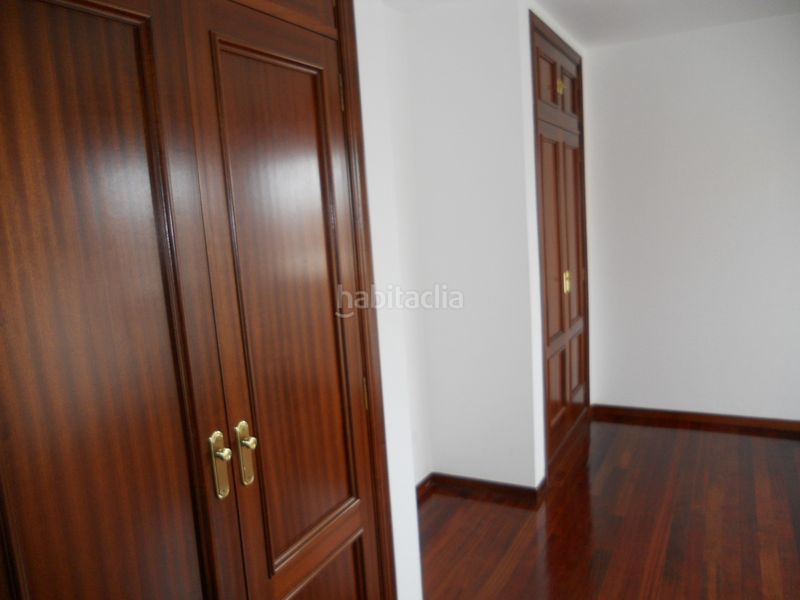Foto e3c63143-f523-42d9-ba1c-ed6e754805b0. Rent flat with heating parking in Concheiros - Fontiñas Santiago de Compostela