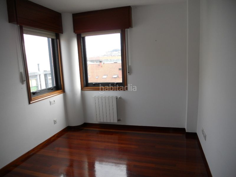Foto f0f795e6-7cc1-458a-9330-92c9df2e410e. Rent flat with heating parking in Concheiros - Fontiñas Santiago de Compostela