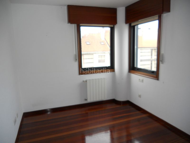 Foto fe8b322b-ff1c-451e-acd3-b1238880a057. Rent flat with heating parking in Concheiros - Fontiñas Santiago de Compostela