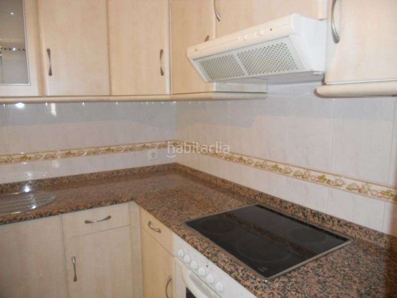 Foto 0f520b8e-4cc7-4281-9d25-e7c2c68e2734. Rent flat with heating parking in O Milladoiro Ames