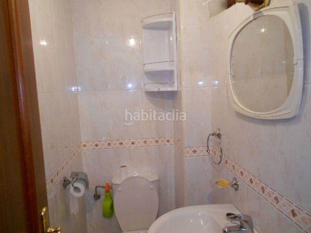 Foto 6a6c1b2a-4cd8-4770-8ba3-f7575718dd57. Rent flat with heating parking in O Milladoiro Ames