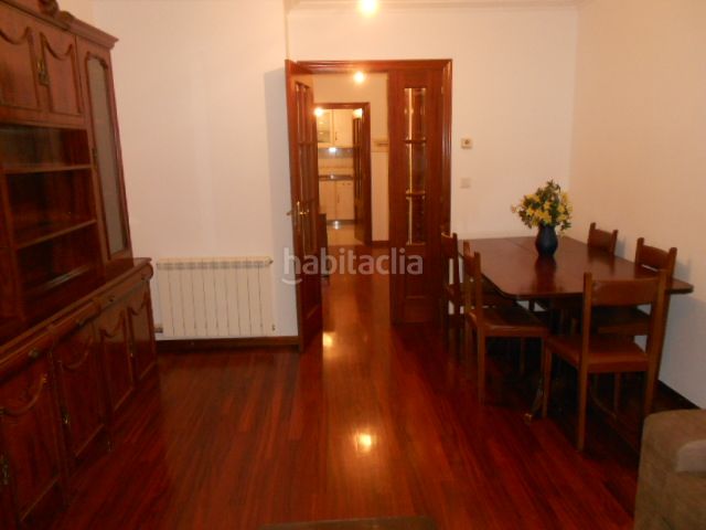 Foto f411bc36-57fa-48a1-8715-5982e0681b87. Rent flat with heating parking in O Milladoiro Ames