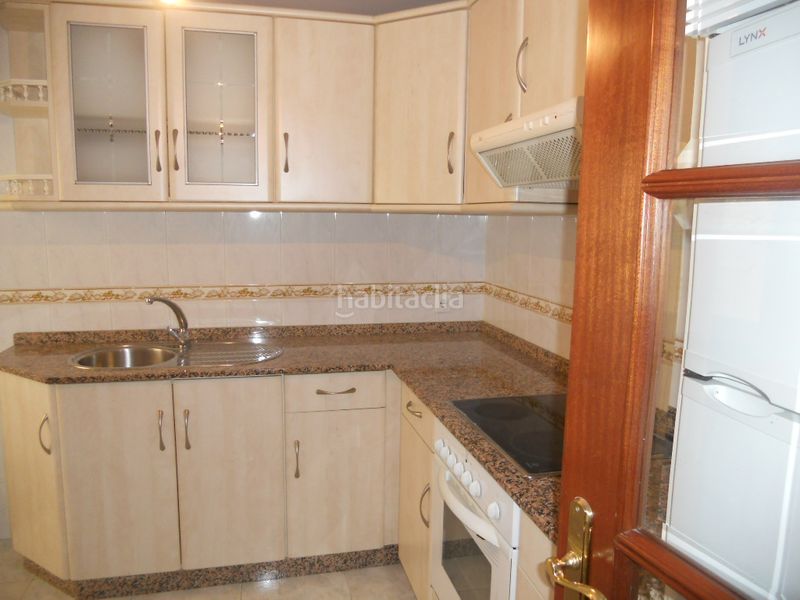 Foto 3f51bbd7-e9cd-44b7-8012-61bf1a9aaa86. Alquiler piso en O Milladoiro Ames