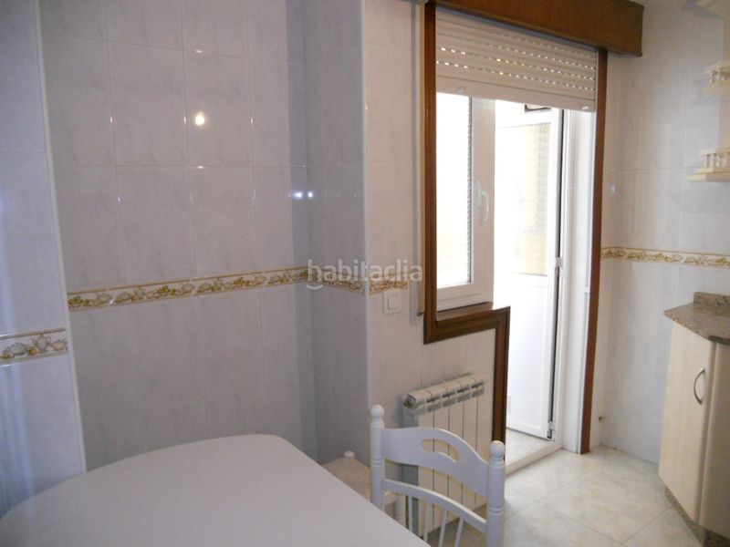 Foto 427c296c-9b86-481b-980d-6676e6bda817. Alquiler piso en O Milladoiro Ames