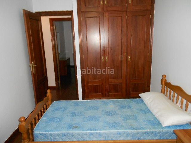 Foto d1d4f05e-7fa0-49f2-aaf9-5e9a8e362b5f. Alquiler piso en O Milladoiro Ames
