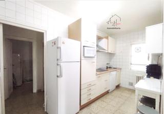 Flat in GABRIEL Y GALAN