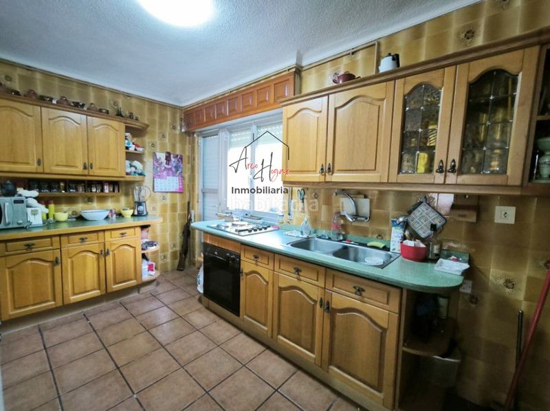 Foto 0fa544d6-4768-41c4-aff8-6cd6d679599d. Chalet with heating parking pool in Villares de la Reina