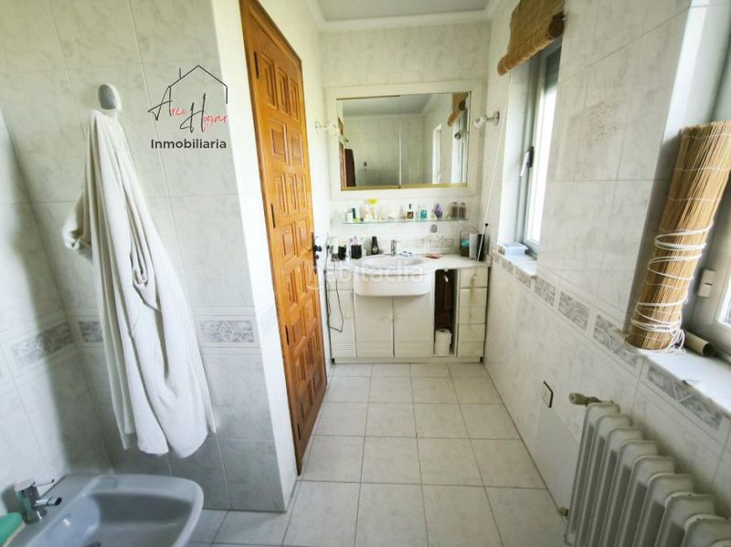 Foto cbec1864-ff58-4bc3-aa97-1f490454682c. Chalet with heating parking pool in Villares de la Reina