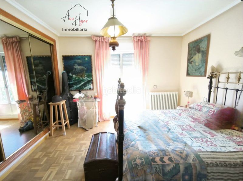 Foto e5cd653e-06df-4165-924f-7d7f5560f8de. Chalet with heating parking pool in Villares de la Reina