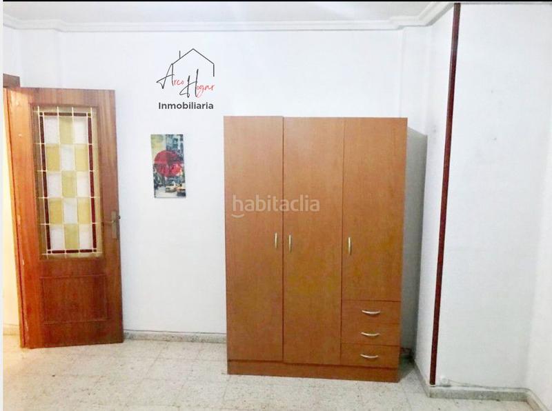 Foto f2ee7f5d-13a9-4763-85f7-647d4b55cce2. Piso  en venta en van dyck, 4 dormitorios. en Salamanca
