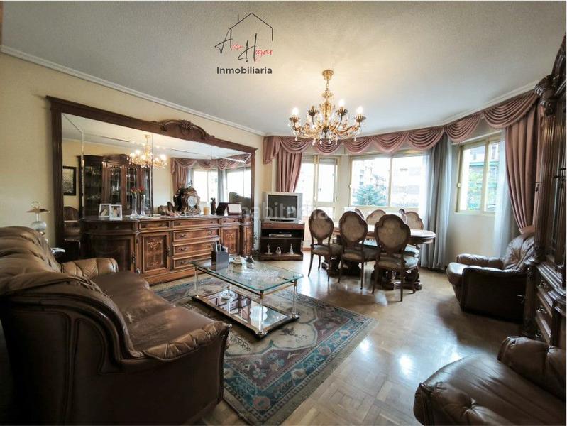 Foto cd1b794e-95ce-4701-9706-806acd61724c. Piso  en venta en fco. anaya, 4 dormitorios. en Salamanca