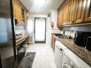 Pis  Jovellanos. Piso en venta en la salle, 3 dormitorios.