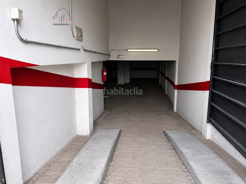 Foto e12e2651-9975-4935-a804-08d4d7cede9a. Aparcament cotxe a Aldealengua